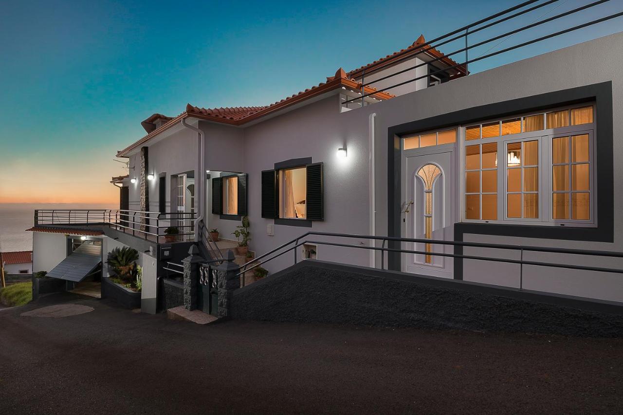 Welcome Home, With A Fantastic View, Sunrise & Sunsets Estreito Da Calheta Exterior foto
